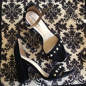 SOLD—-Francesca’s Pearl/Gold Block Heels